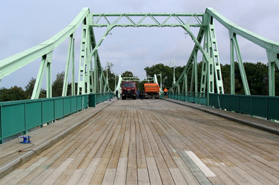 SEZ: vēsturiskais Kalpaka tilts atkal ir drošs satiksmei