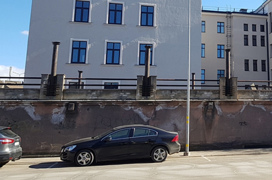 Liepājas Gaismaspils "sētas pusi" sakārtot neplāno