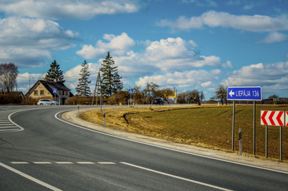 A9 posmi pretendē labākā pērn atjaunotā ceļa posma balvai