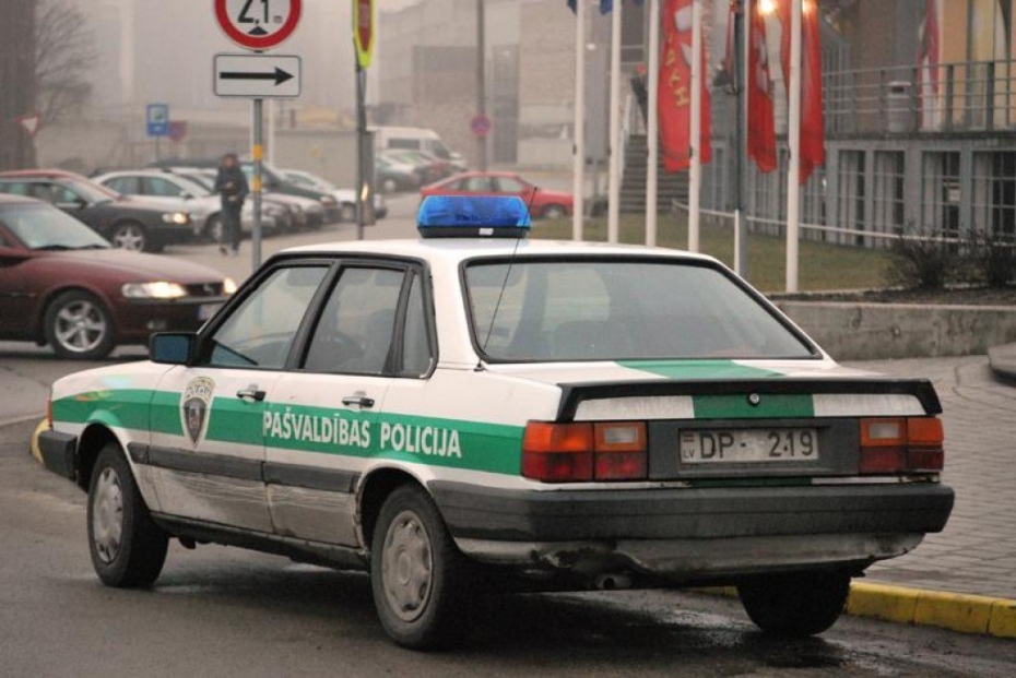 Pašvaldības policija izsludina trīs jaunu auto iepirkumu