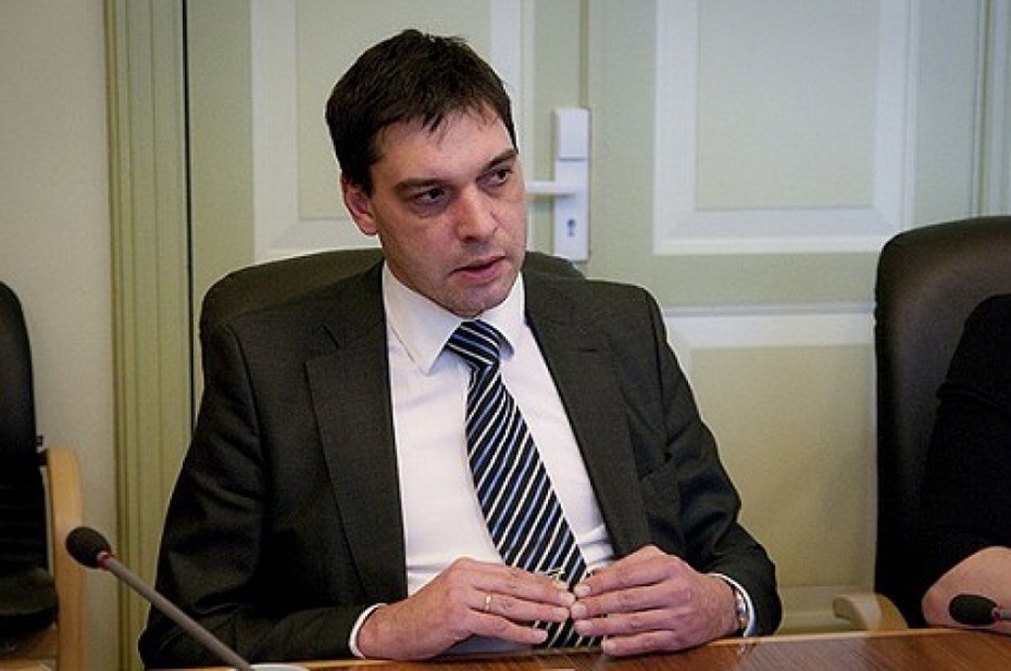 Ansiņš ieceri  samazināt deputātu skaitu uzskata par nepārdomātu