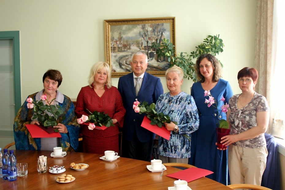 Sveic ilggadējās sociālās darbinieces