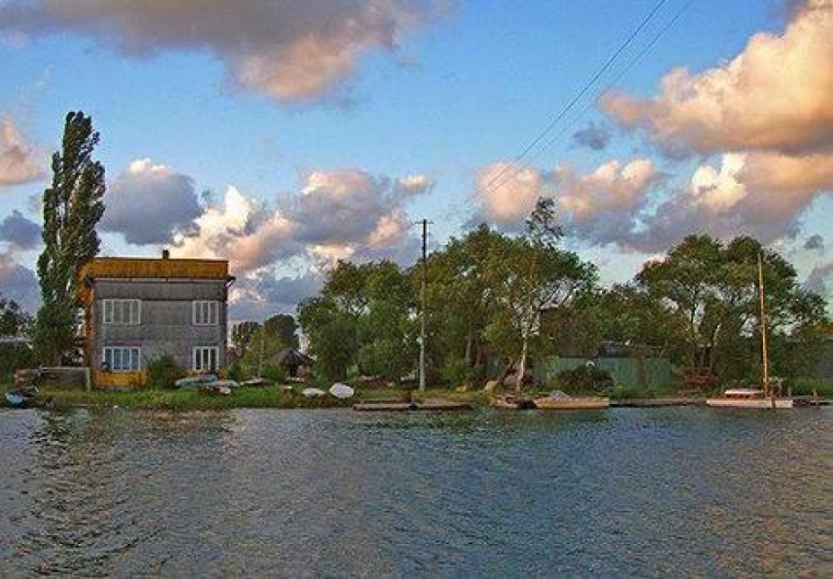 Jūrniecības koledžas sporta bāzi Atteku salā nodod pašvaldībai