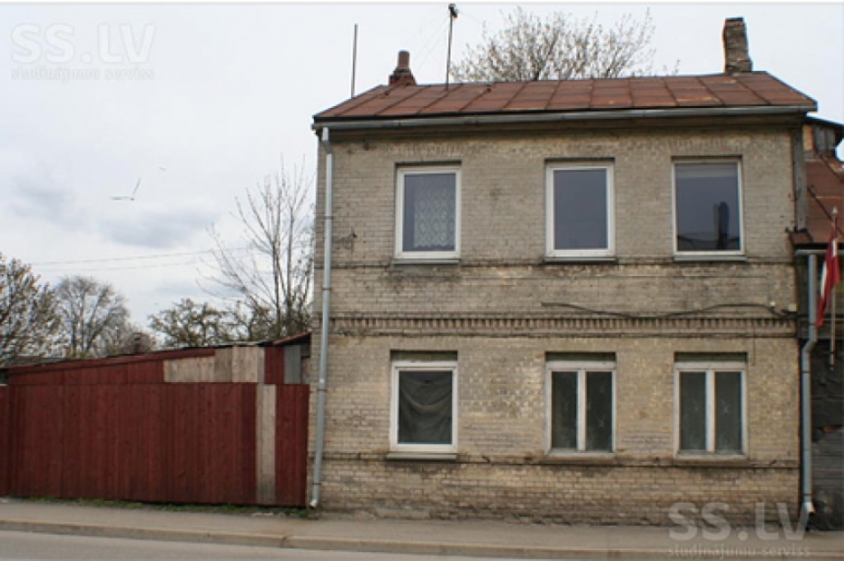 Izsola un nodod atsavināšanai pašvaldības īpašumus