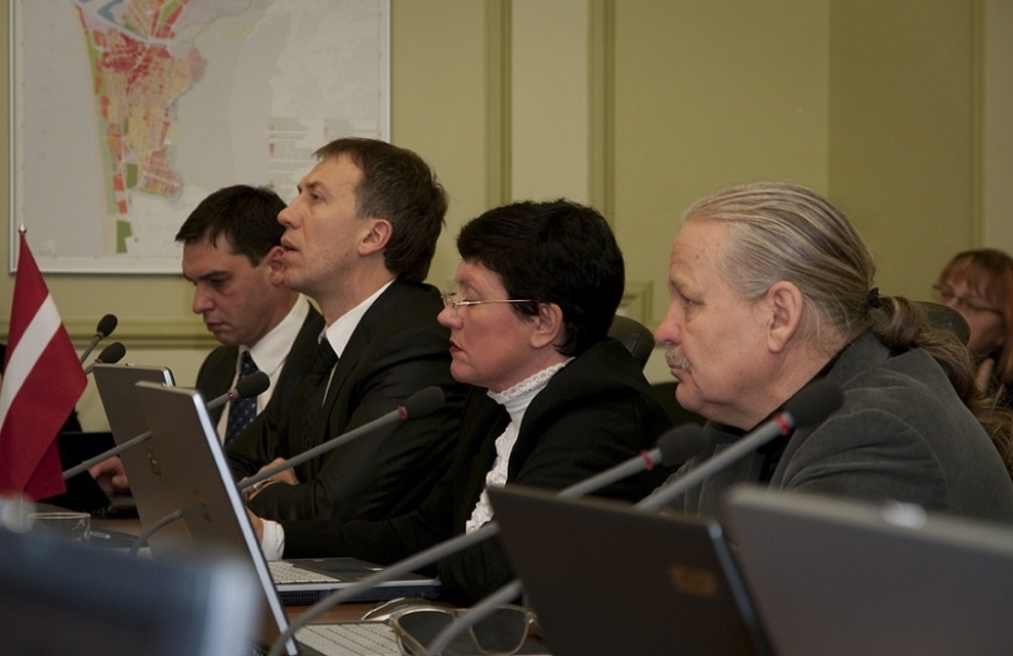 Neskata Kosakas prasību pret „Kurzemes Vārdu” un Demidovu