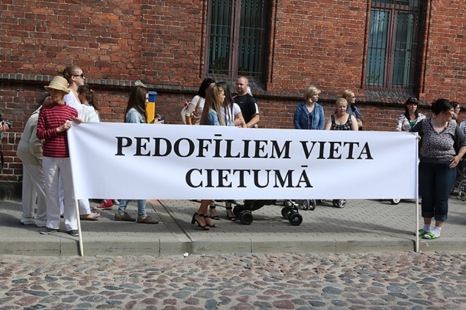 Vienam no netiklībā apsūdzētajiem noteikta invaliditāte