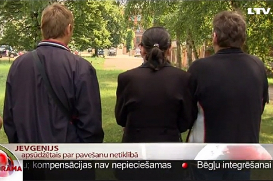 Pedofilu lietā apsūdzētie saka, ka viņus pierunāja atzīties (video)