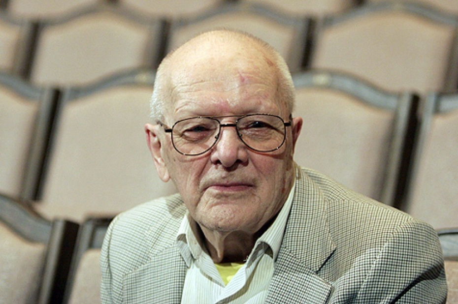 Mūžībā aizgājis populārais režisors Oļģerts Kroders