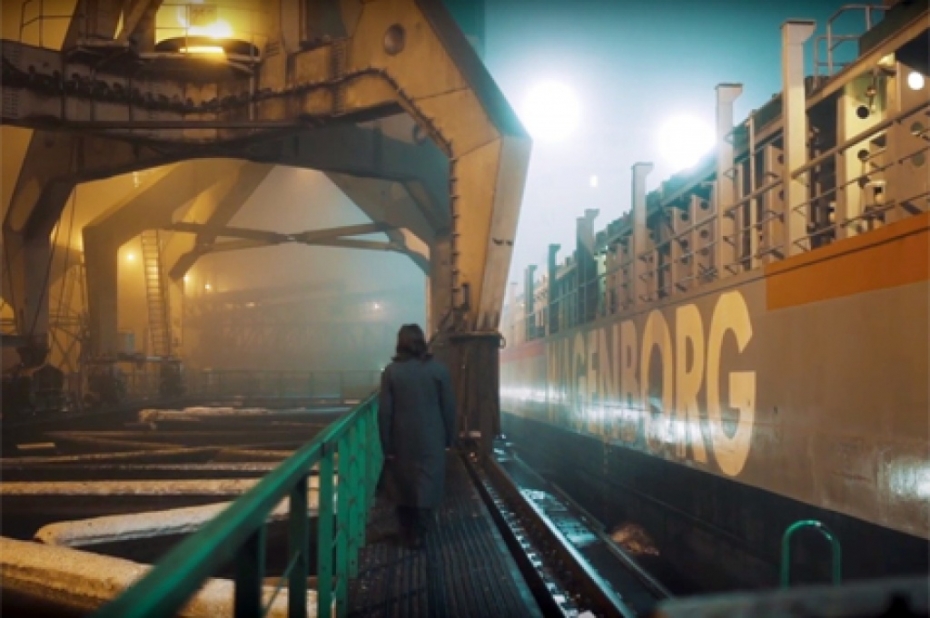 Ivo Fomina jaunās dziesmas klipā iespaidīgi ostas skati (video)