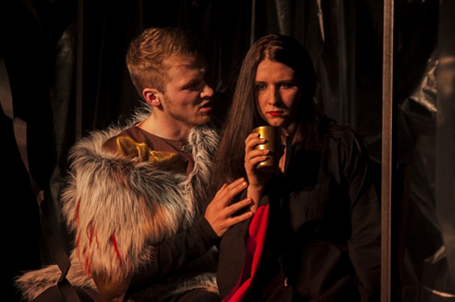 Piektdien Jauniešu teātra studijā pirmizrāde – "Ragana"