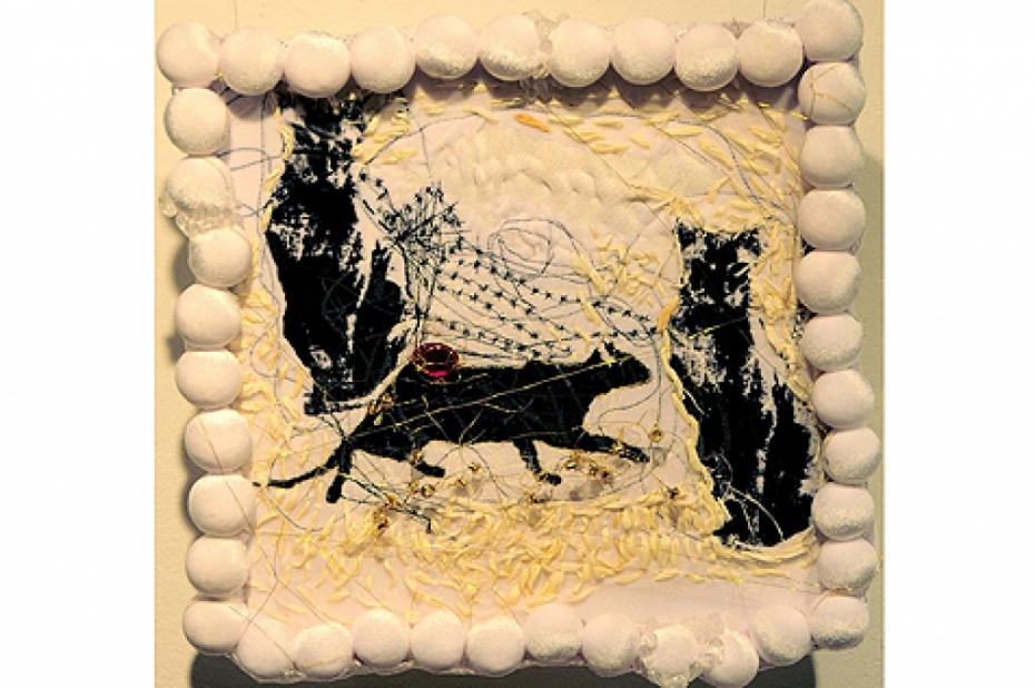 Skatāmi tekstilmākslas jaunās paaudzes mākslinieču darbi