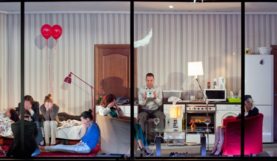 Liepājas teātri Minskā saprot, sveic kājās stāvot