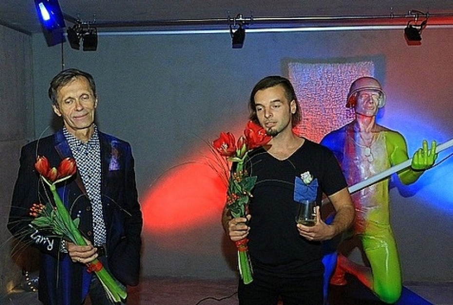 Zem "Romas dārza" velvēm iemājo "Nekurienes vidus"