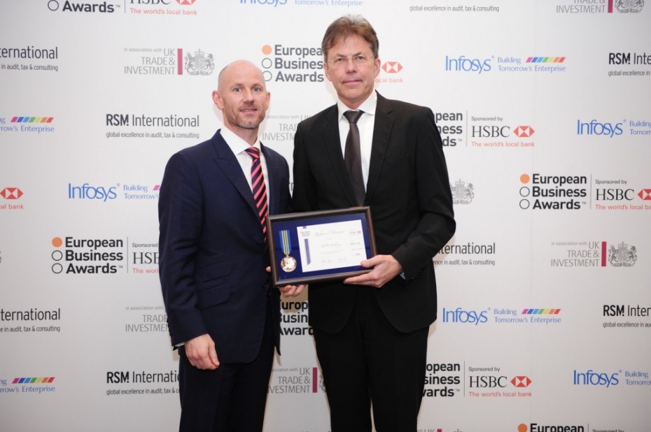 "UPB" holdings Barselonā saņem "European Business Awards" balvu