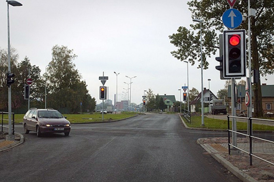 Dome izsludina tālejošu iepirkumu luksoforu apkopei