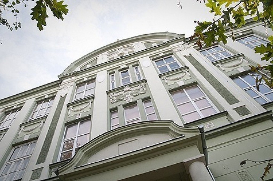 Atbalsta Jūrniecības koledžas jaunos maksas pakalpojumus