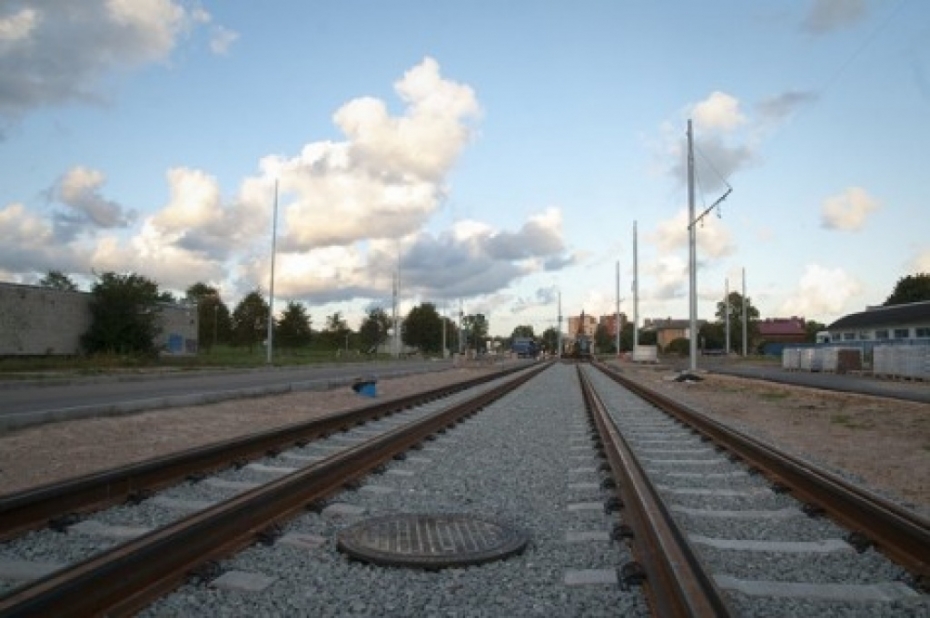 Atsauc sūdzību tramvaja līnijas renovācijas iepirkumā