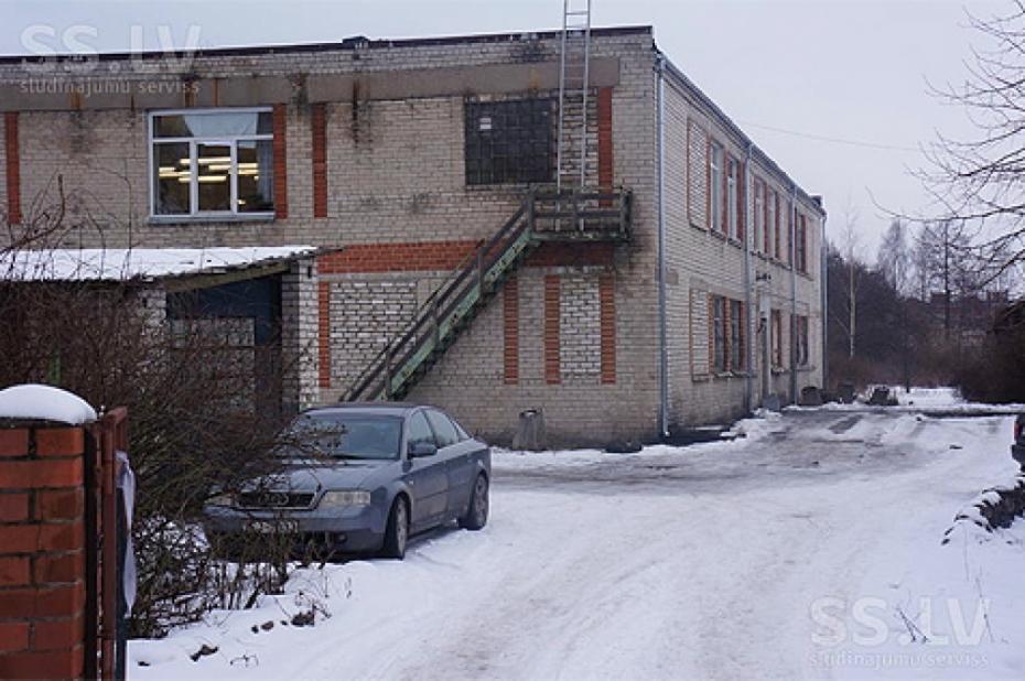 Uzturēšanās atļauju iegūšanai grib mazāku cenu ārpus Rīgas