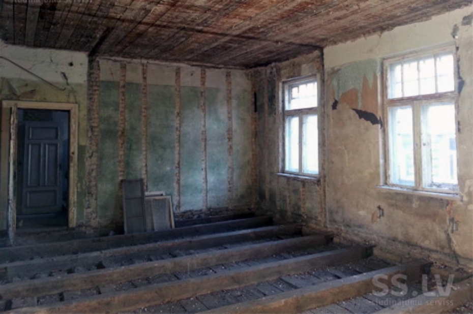 Izsolē nopirkto ēku Republikas 26/28 tirgo tālāk