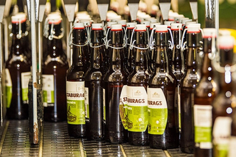 Investējot 120 000 eiro, Liepājā sāk ražot jaunu alus zīmolu