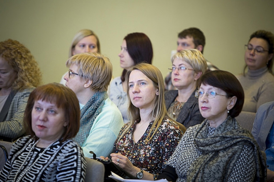 Informē SEZ sabiedrības par izmaiņām nodokļu sistēmā