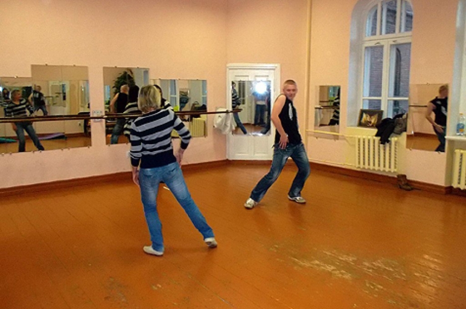 Studenti un pasniedzēji satiekas aizraujošā šovā "Dejo ar pasniedzēju”