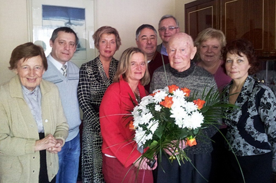Sveic izcilo ķirurgu Bruno Grasi 85 gadu jubilejā