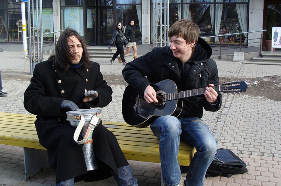 Pavasaris un ielu muzikanti klāt