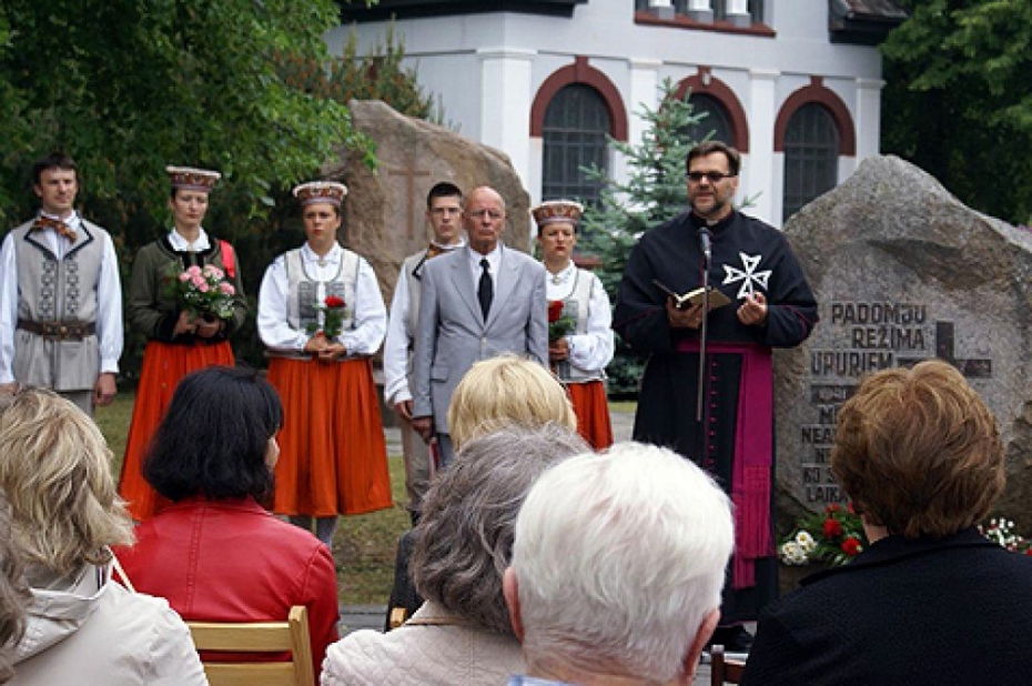 Pieminēs 1941.gada 14.jūnija deportāciju upurus