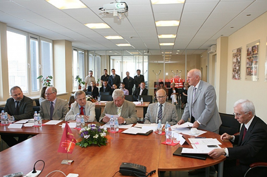 Metalurgi iegūst augstāko izglītību specialitātē