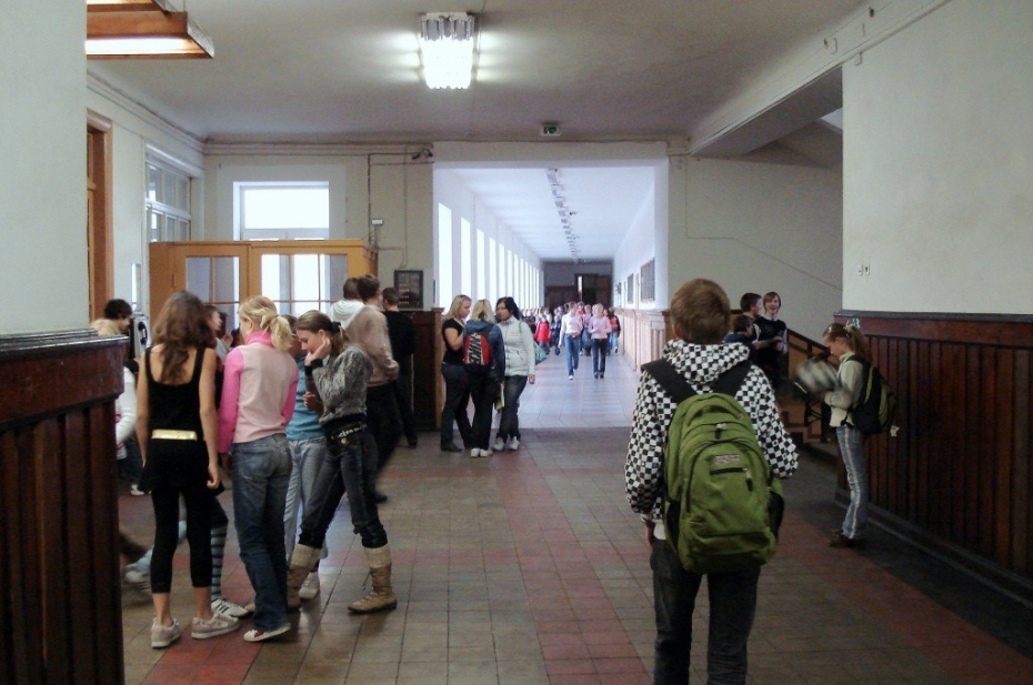 2,5 tūkstoši bērnu saņems skolas pabalstu – Ls 10