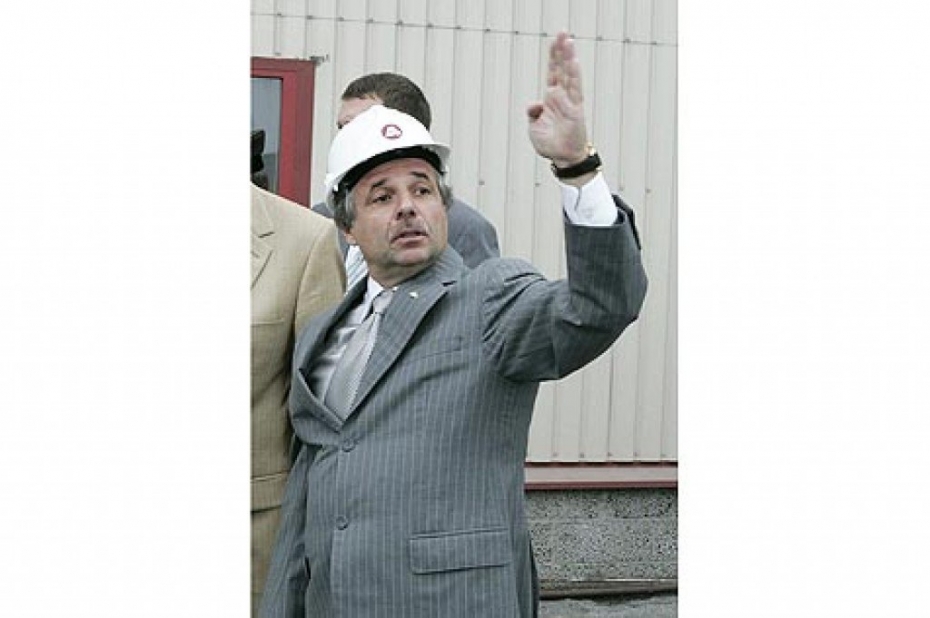 Pietiek.com: valdībai prasa atbalstu, bet pats rīkos vērienīgu rautu