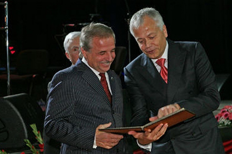 Pietiek.com: Fakti apliecina Zaharjina īpašo statusu Liepājā