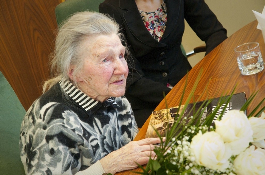 Liepājnieci Alvīni Legzdiņu sveic 100 gadu jubilejā