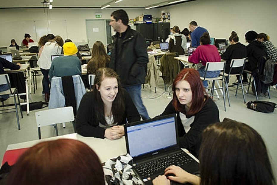 Jaunie reklāmdizaineri pirmie beidz praksi Portugālē