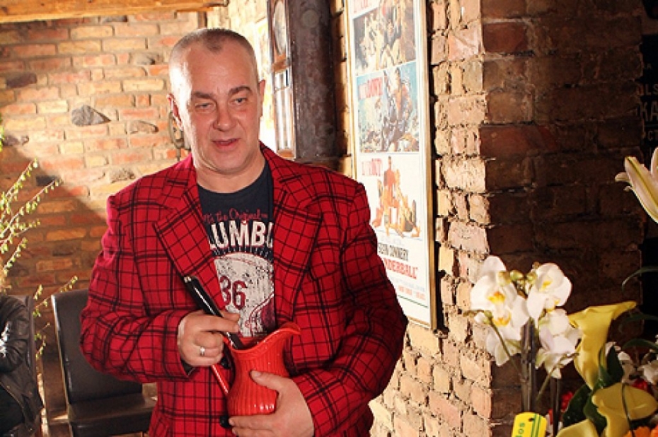 Sestdien, 13.aprīlī, sveicam visus Egilus, Egīlus un Naurus!