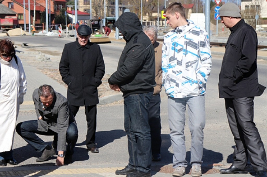 Uzsākta jaunās tramvaja līnijas apsekošana M. Ķempes ielā