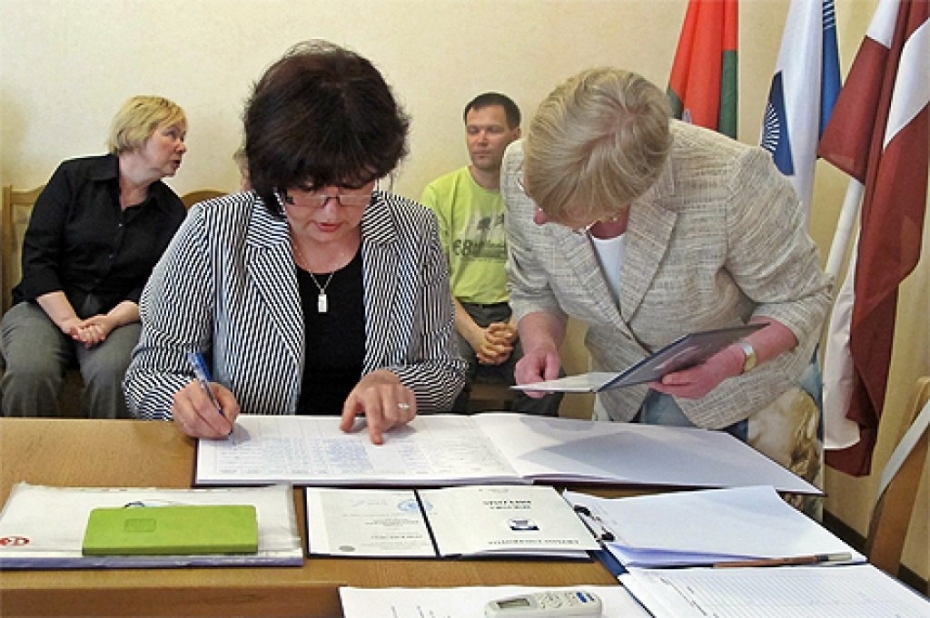 Universitātē izsniegti pirmie 2013. gada doktora diplomi