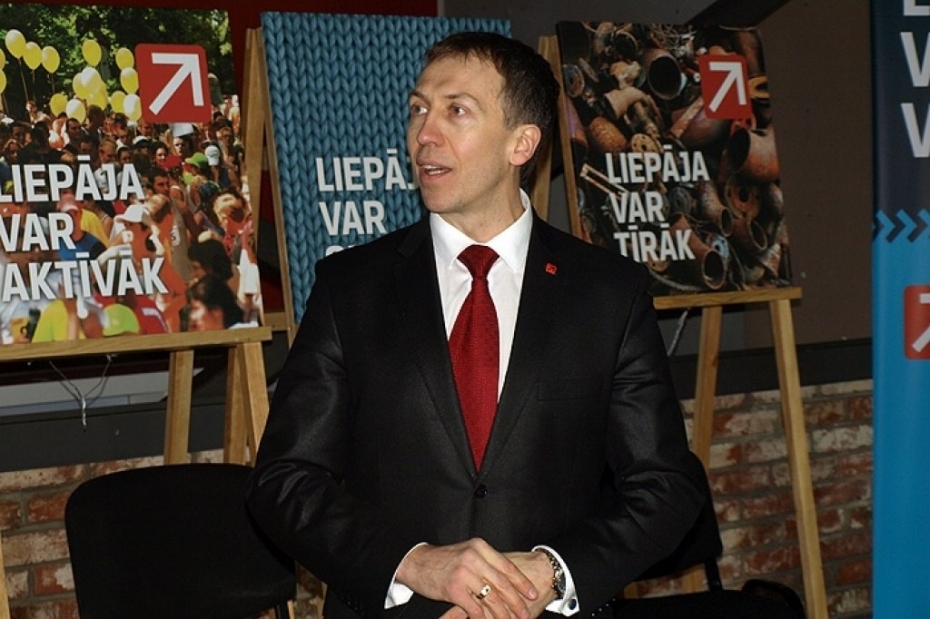 Nosūta atklātu vēstuli Liepājas un valdības vadītājiem par Metalurgu