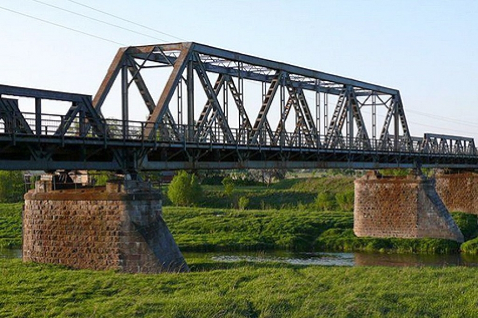Tilta remonta dēļ būs pārtraukumi dzelzceļa kustībā
