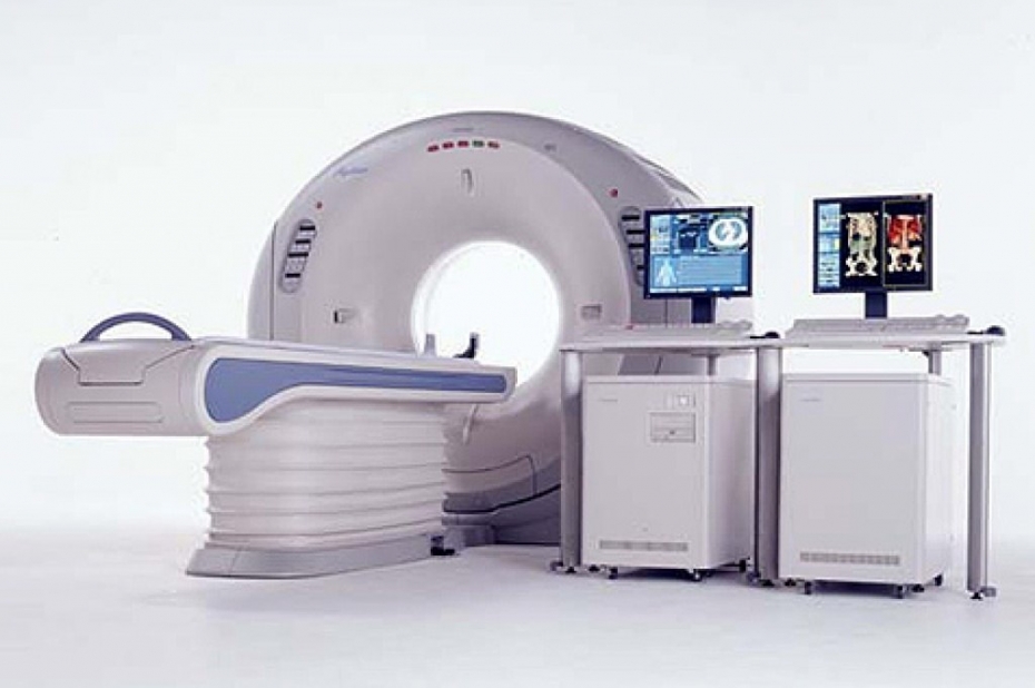 Piejūras slimnīcā sāk uzstādīt jaunu datortomogrāfu