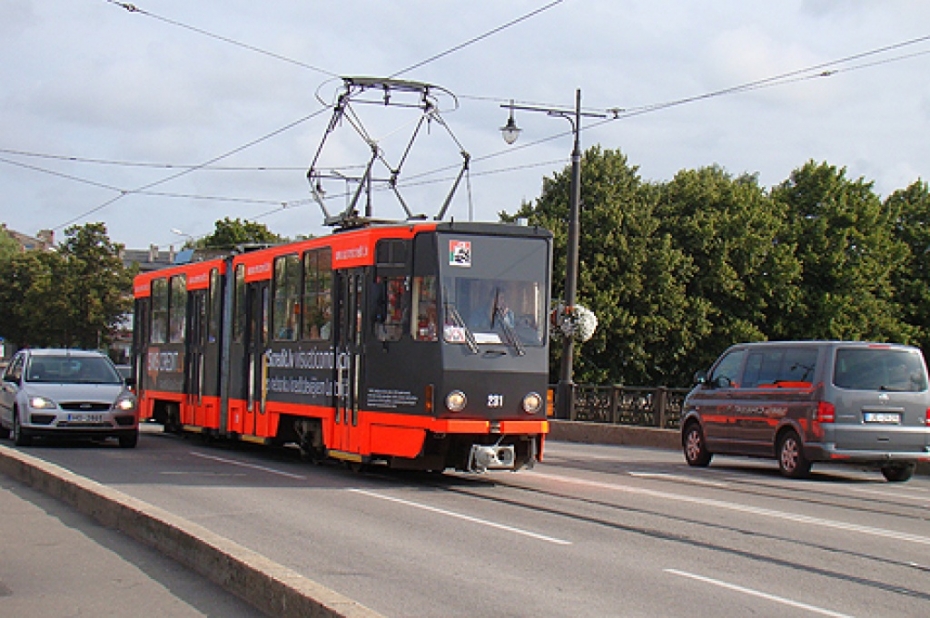 Liepājā deklarētiem pirmklasniekiem ļauj braukt bez maksas