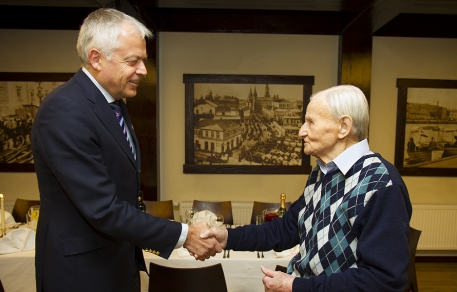 Sveic 100 gadu jubilejā liepājnieku Viktoru Makašovu