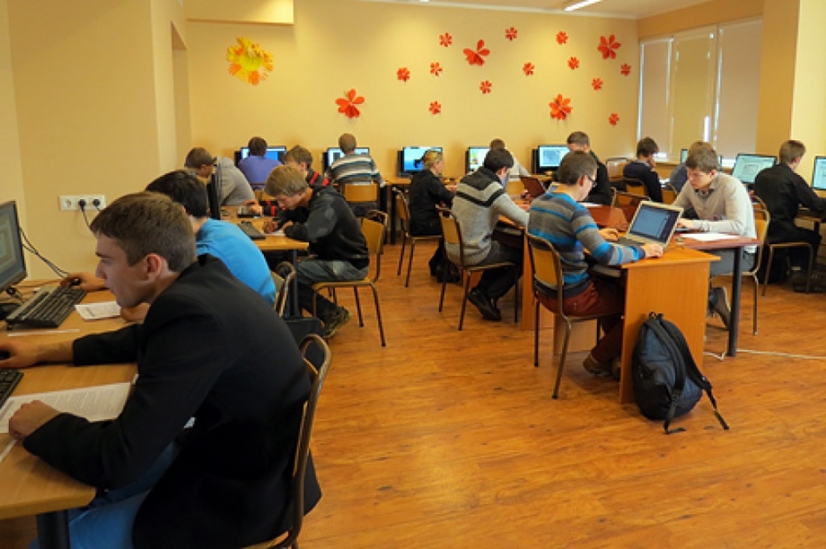 Datorsistēmu tehniķu konkursā iegūst trešo vietu