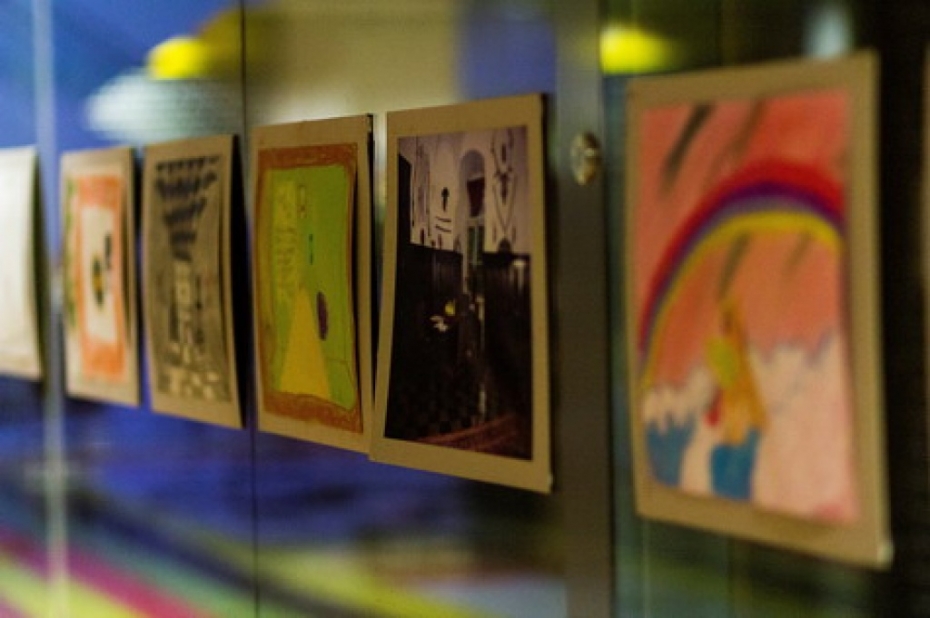 "Baatā" aplūkojama izstāde "Mana teiksmainā Kurzeme"