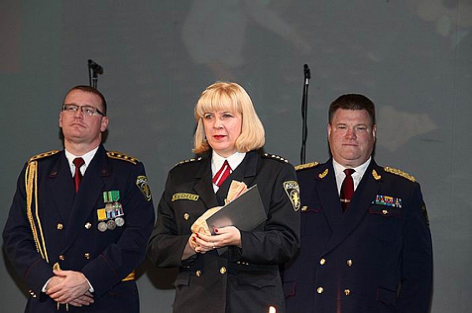 Valsts policija teātrī apbalvo labākos darbiniekus (galerija)
