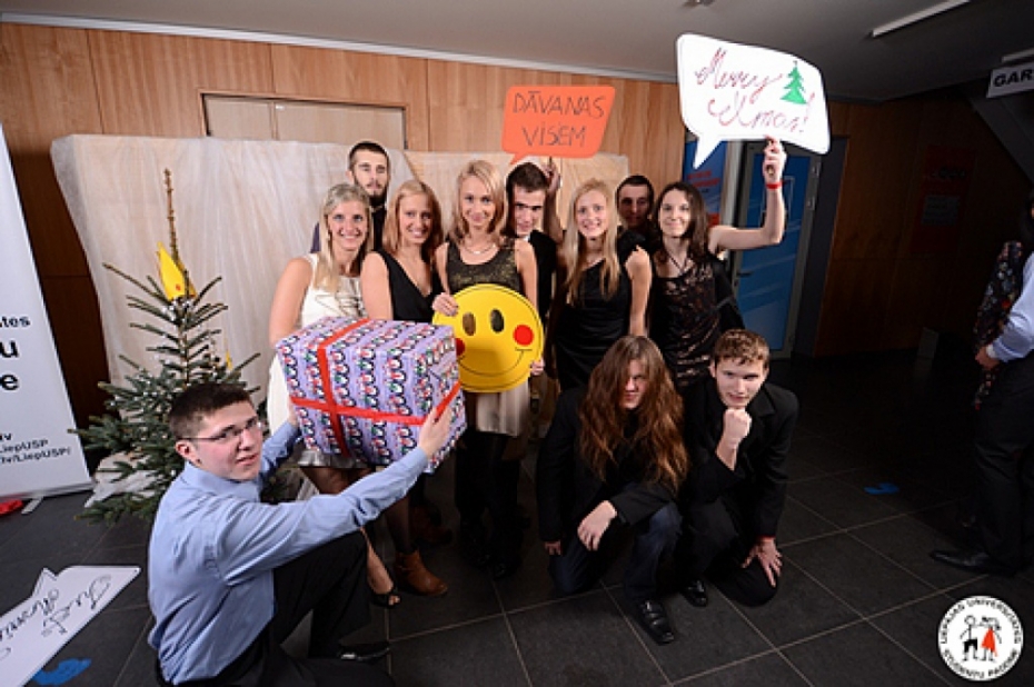 Universitātē ziemas krāšņākais pasākums – Ziemassvētku balle