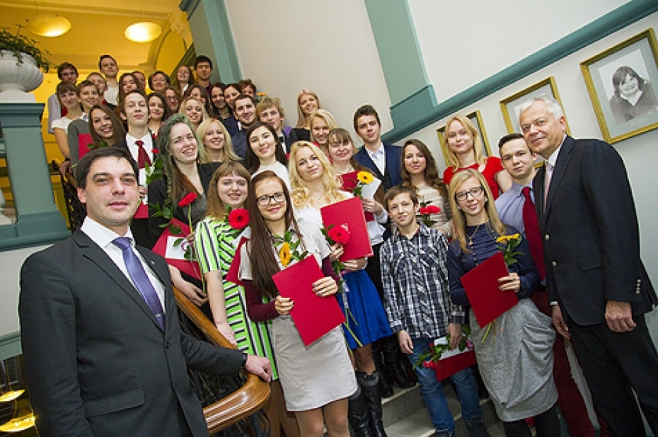 Liepājas domē sveic 38 mācību izcilniekus