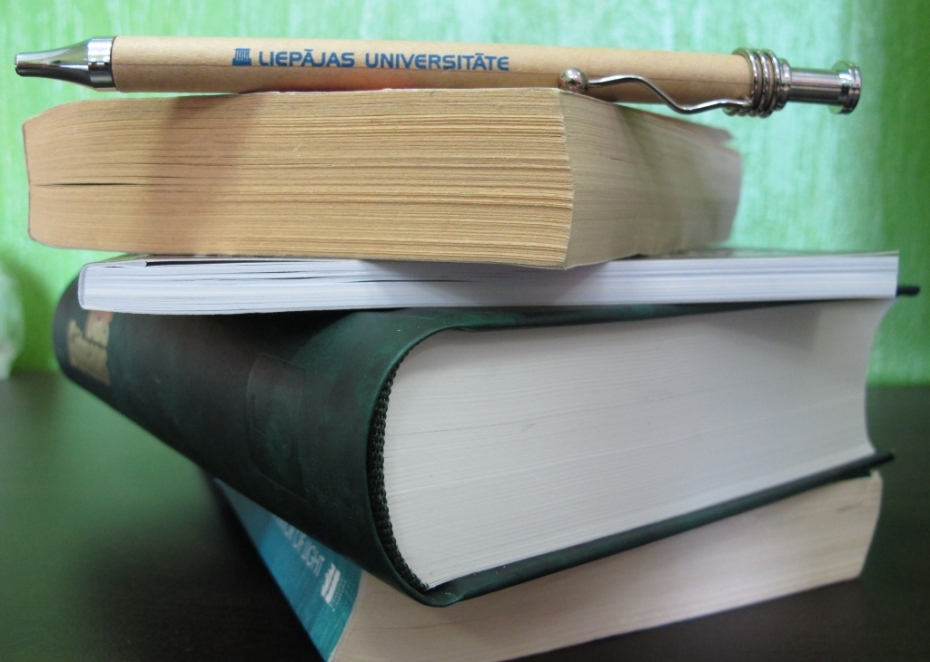 Izsludina literāro darbu konkursu studentiem un absolventiem