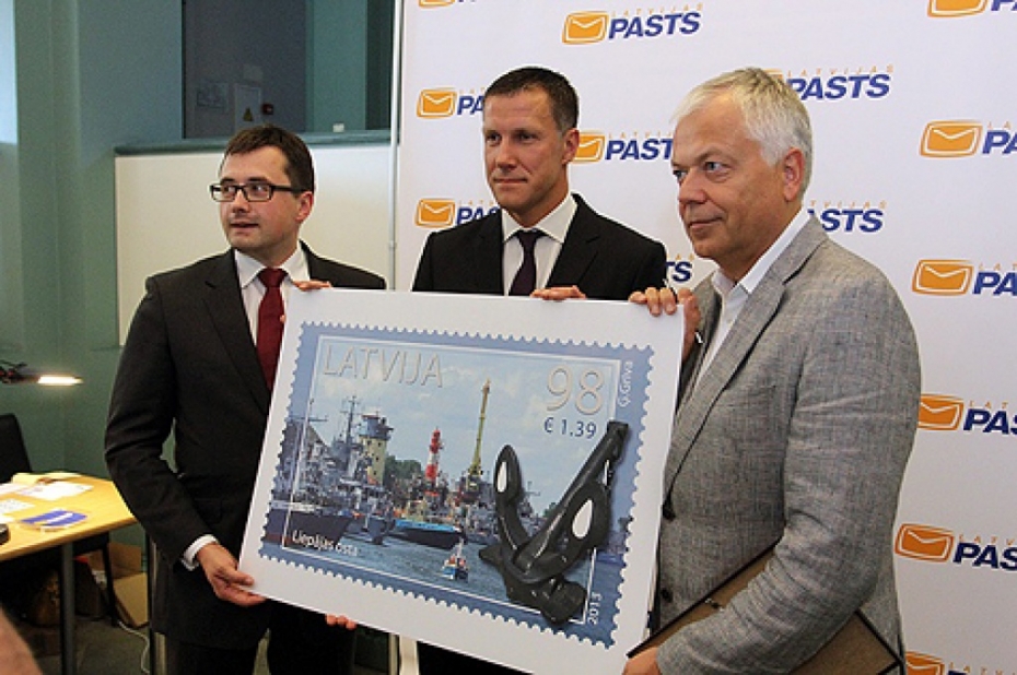 Vēl var nobalsot par Liepājas ostai veltīto pastmarku